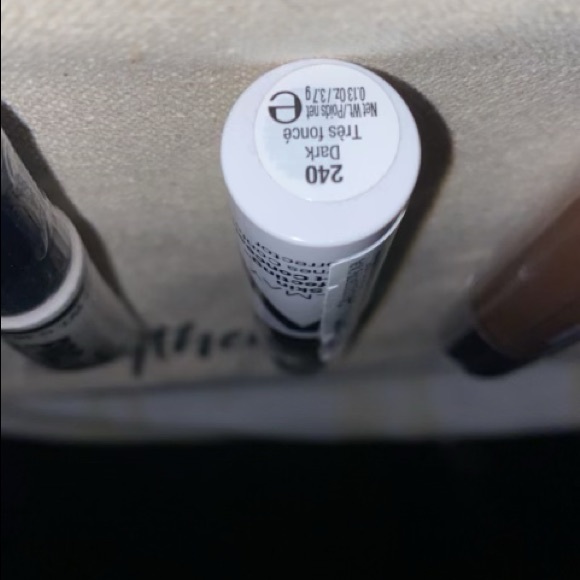 Makeup - Picture 2 of 4